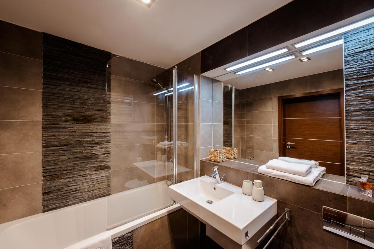 Spacious Apartment Close To Main Station / Galeria Krakowska المظهر الخارجي الصورة